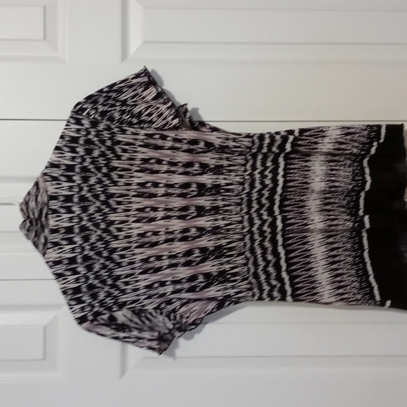 LAST CHANCE Short sleeve top - Picture 6 of 8